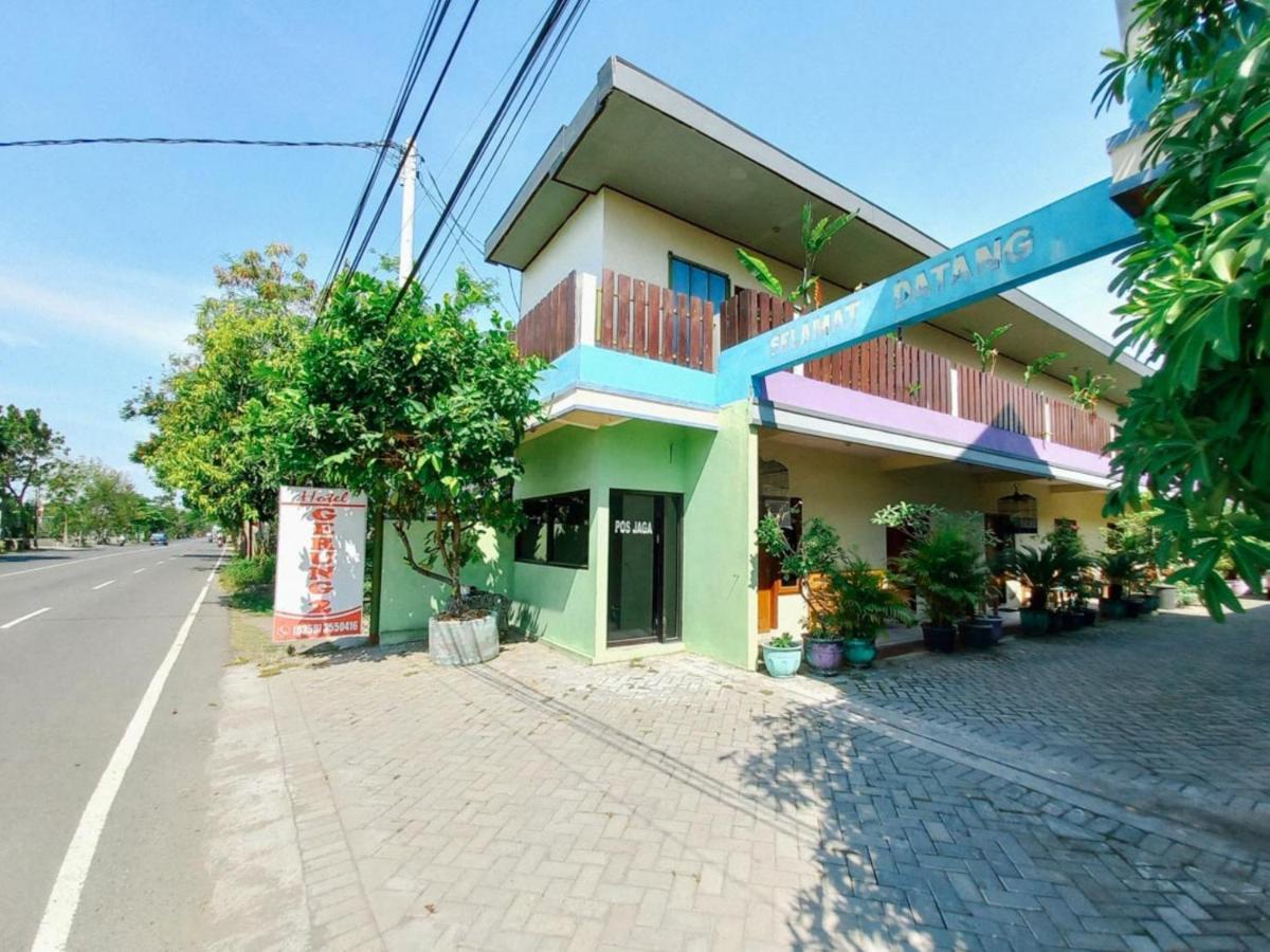 Hotel Gerung 2 Near Luwes Mall Nganjuk Mitra Reddoorz Dış mekan fotoğraf