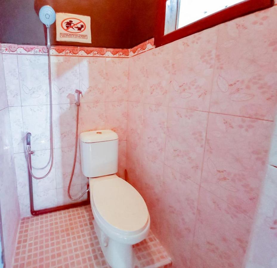 Hotel Gerung 2 Near Luwes Mall Nganjuk Mitra Reddoorz Dış mekan fotoğraf