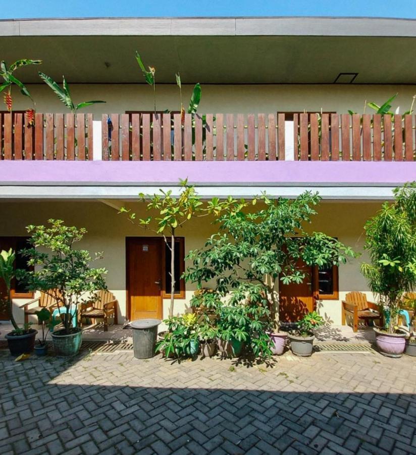 Hotel Gerung 2 Near Luwes Mall Nganjuk Mitra Reddoorz Dış mekan fotoğraf