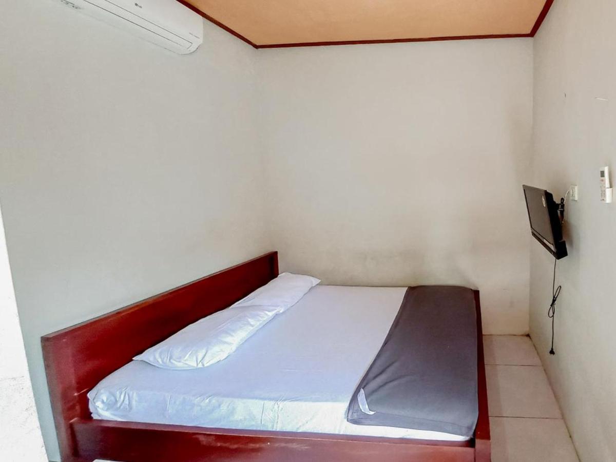 Hotel Gerung 2 Near Luwes Mall Nganjuk Mitra Reddoorz Dış mekan fotoğraf