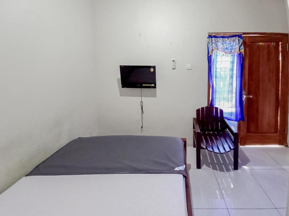 Hotel Gerung 2 Near Luwes Mall Nganjuk Mitra Reddoorz Dış mekan fotoğraf